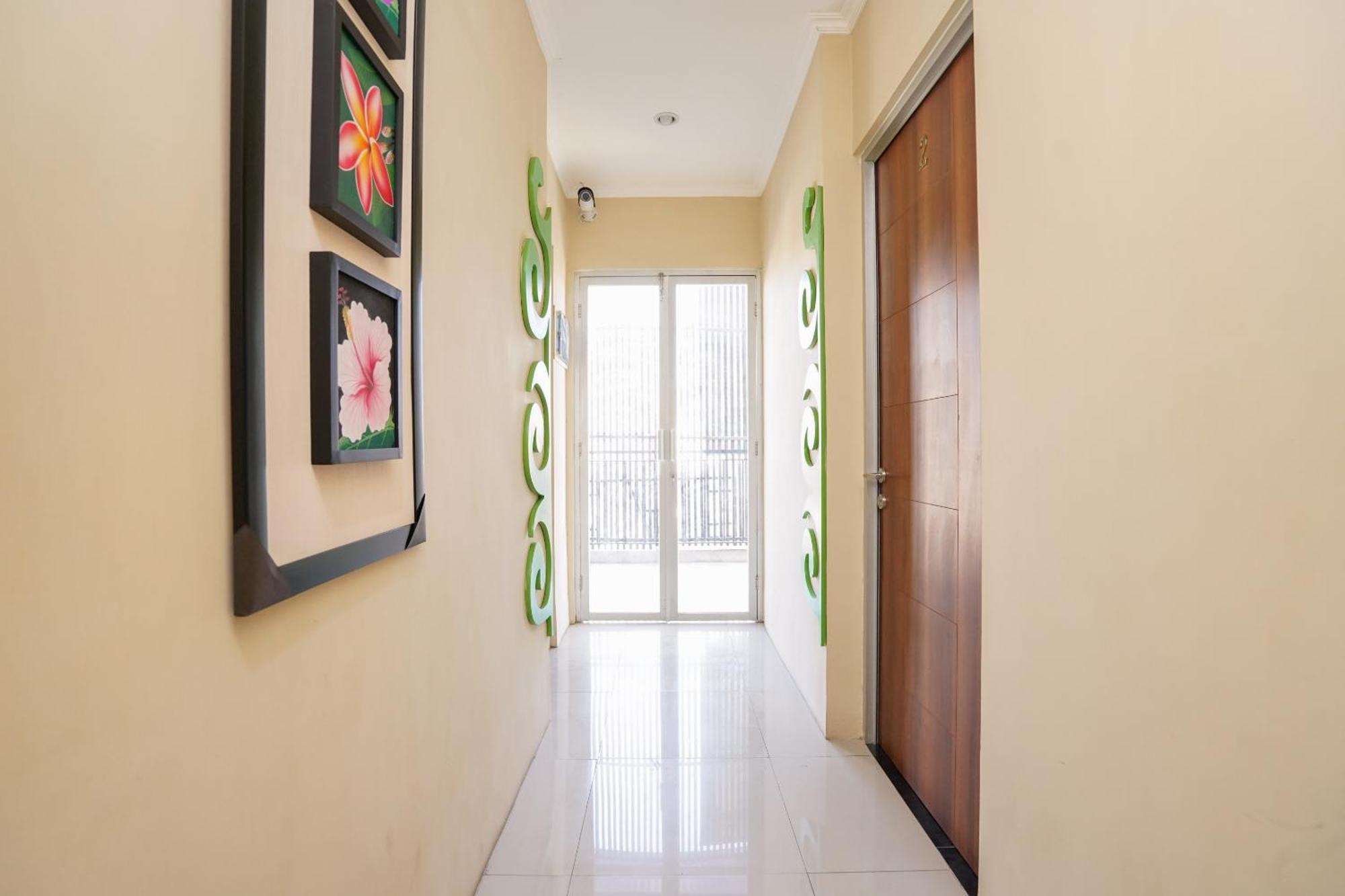 Hotel O Surabaya Near Surabaya Town Square Formerly Kupang Gunung Residence Esterno foto
